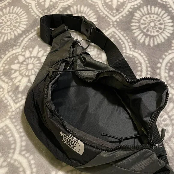 The North Face Lumbnical Small Lumbar Fanny Pack Black/Asphalt Gray, NWOT - Picture 3 of 8